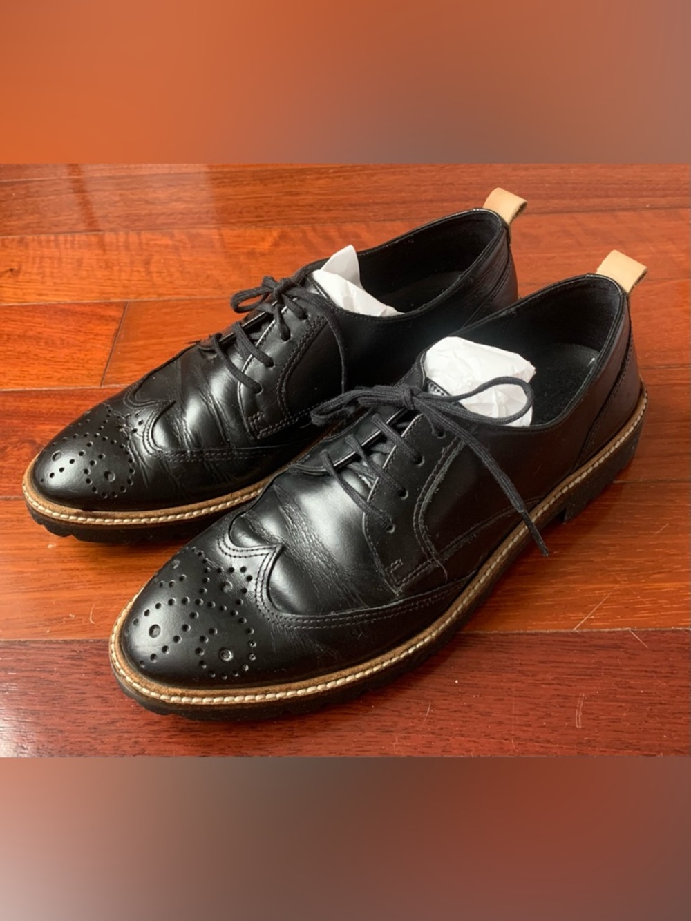Ecco Black Leather Wingtip Derby Shoes with Tan Heel Tab